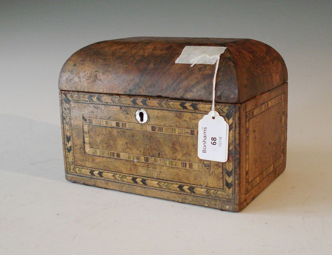 A tea caddy