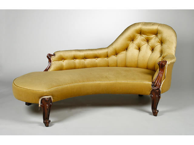 A Victorian walnut chaise longue