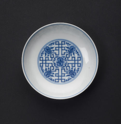 An underglaze-blue saucer dish;