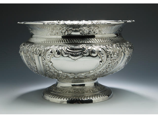 A Victorian silver bowl, Maker's mark MA, Sheffield 1900,