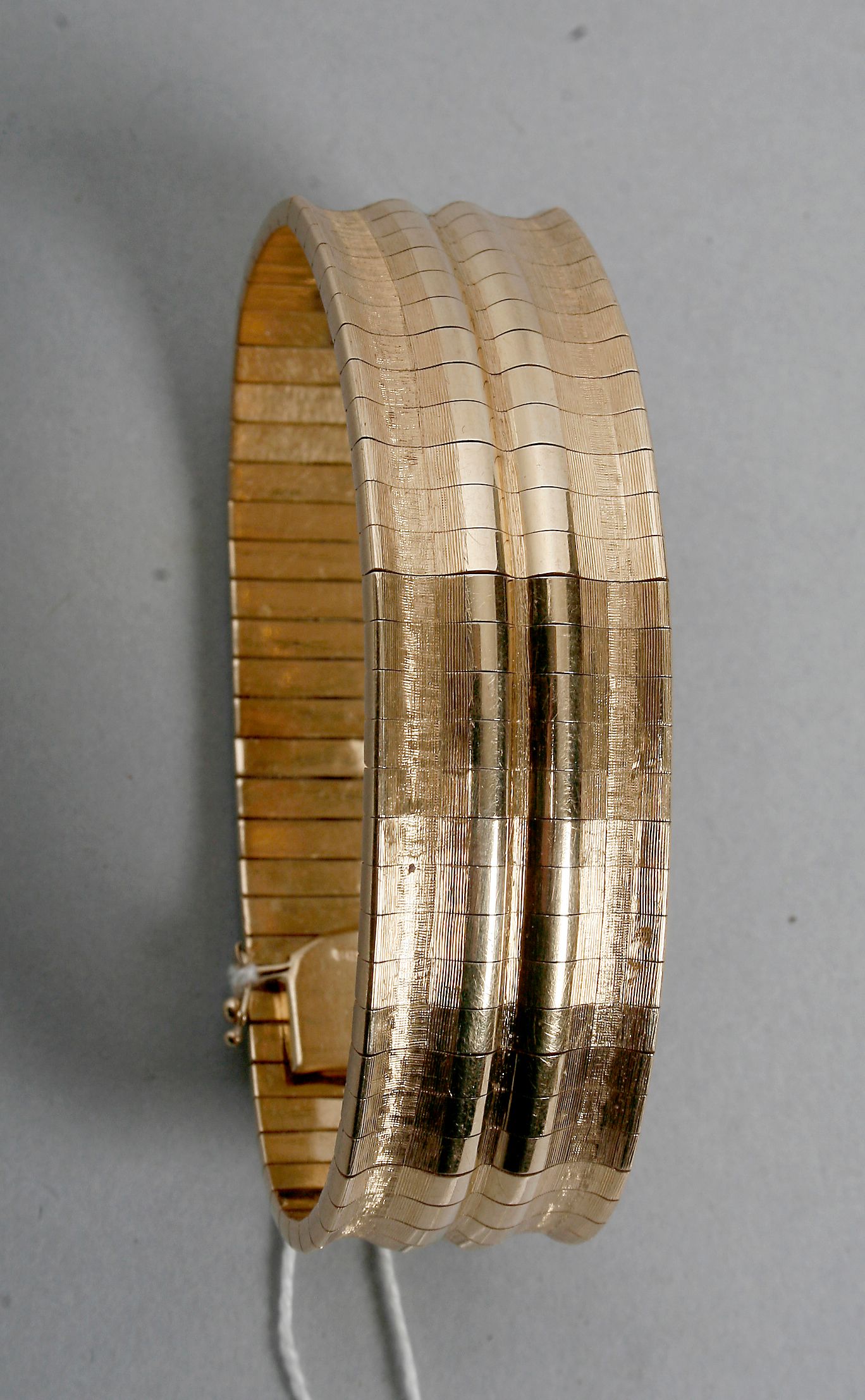 A wide braclet