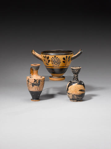 An Attic black-figure pottery lekythos an Attic red-figure squat pottery lekythos and an Attic black-figure pottery skyphos 3