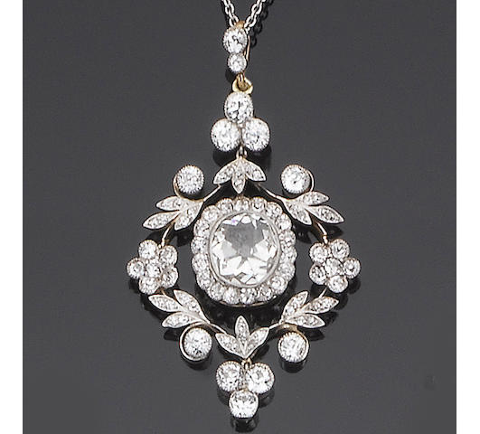A diamond brooch/pendant