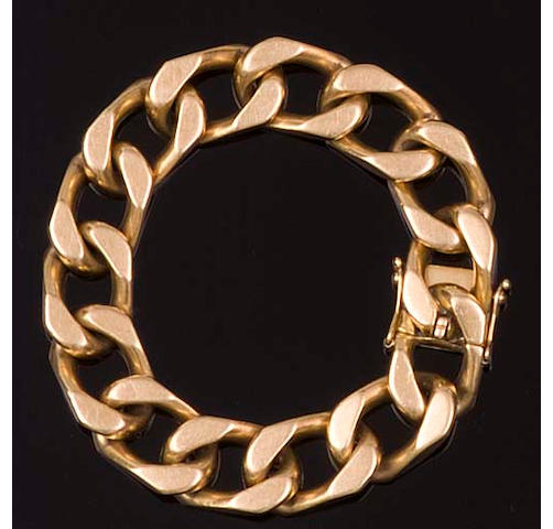 A heavy solid chain bracelet