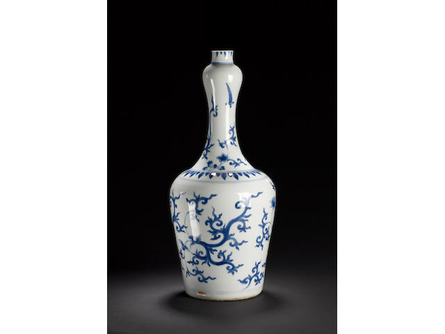 An elegant Transitional blue and white vase 17th Century