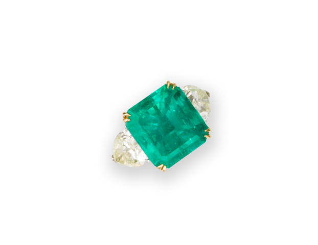 An emerald and diamond ring, by Dianoor