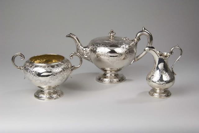 An early Victorian Scottish three piece tea set DCR, Edinburgh 1844,