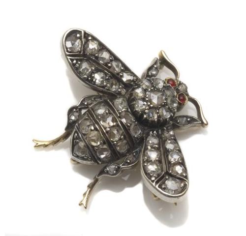 A late 19th century bee brooch/pendant