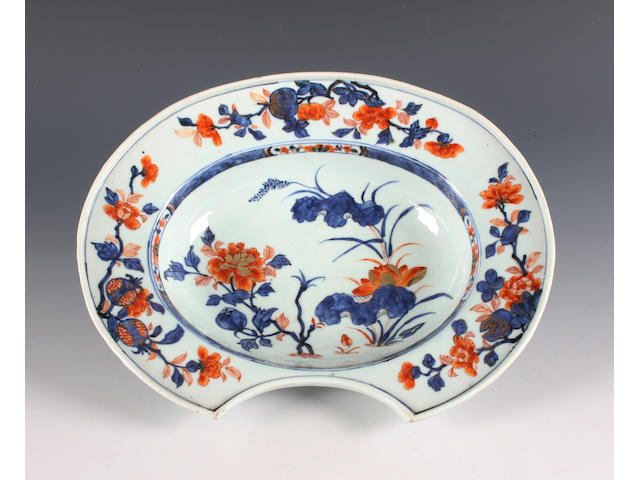 A Chinese export barbers bowl Late 18th-19th Century