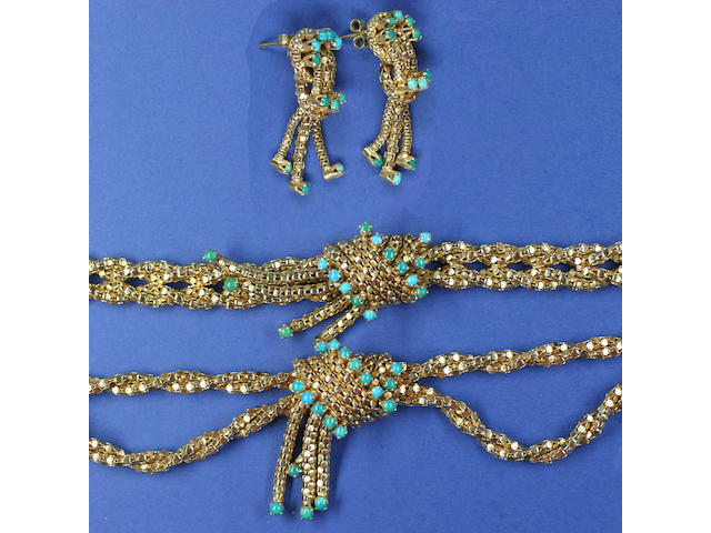 A turquoise set jewellery suite