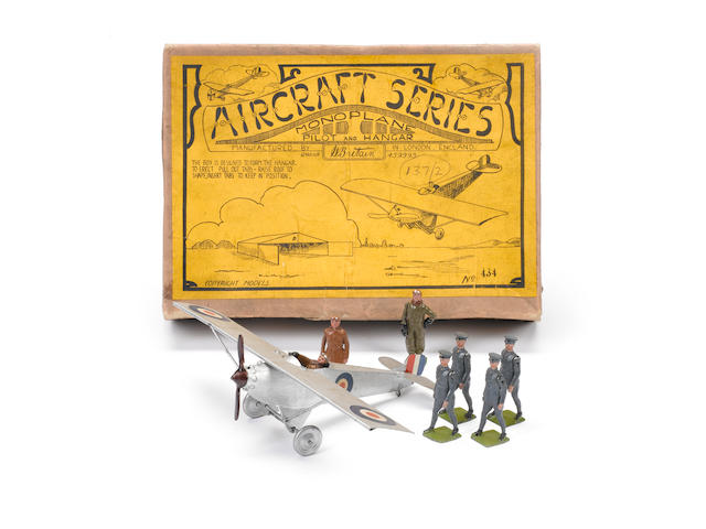 Britains set 434, RAF Monoplane with Pilot and Aircraftsmen 8