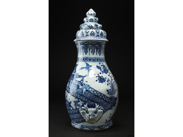 A blue and white wall cistern and cover Kangxi