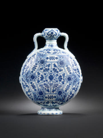 A rare Ming-style blue and white moonflask, bianhu 18th century 18th century