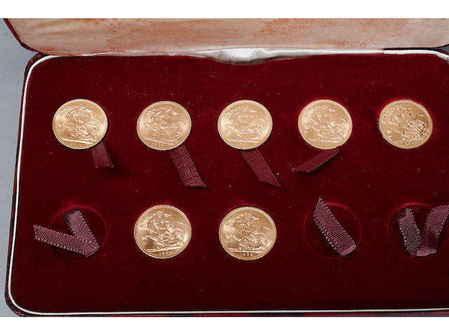 A cased set of seven gold souverigns. 1912, 1964, 1965, 1966, 1967 and two 1968.