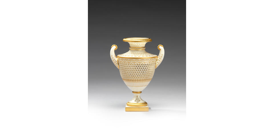 An exceptional Royal Worcester vase by George Owen Dated 1912.