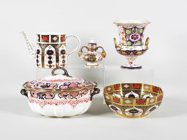 A contemporary Royal Crown Derby octagonal fruit bowl and four other pieces of Japan wares