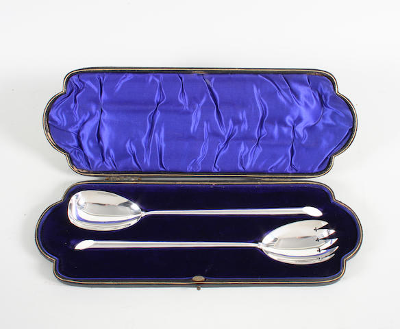 A pair of Edwardian silver salad servers By Messrs Hutton, London, 1907,