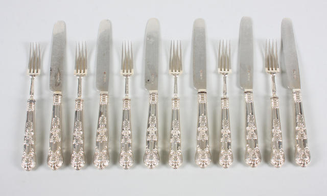 A set of fourteen George IV silver Queen's pattern dessert knives and thirteen matching dessert forks By Aaron Hadfield, Sheffield, 1823-25  (27)