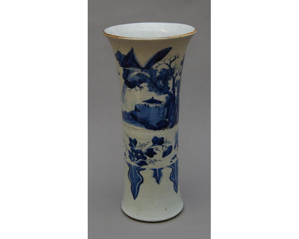 A 19th/20th Century blue and white sleeve vase