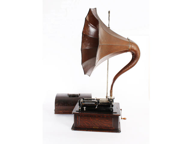 An Edison Triumph combination phonograph 2-4 minute