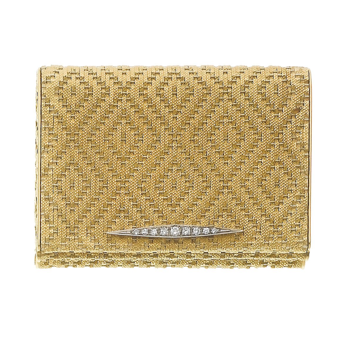 A diamond-set compact