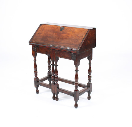 A rare Queen Anne oak bureau table, circa 1705 image 2
