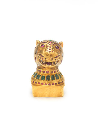 An important gem-set gold Finial in the form of a Tiger's Head from the throne of Tipu Sultan (1750-99) Mysore (Seringapatam), made between 1787-93 image 6