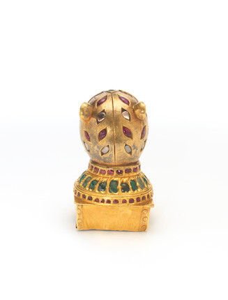 An important gem-set gold Finial in the form of a Tiger's Head from the throne of Tipu Sultan (1750-99) Mysore (Seringapatam), made between 1787-93 image 4