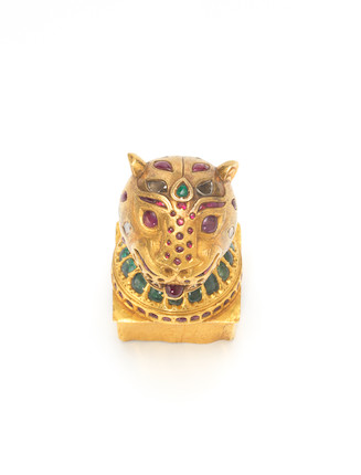 An important gem-set gold Finial in the form of a Tiger's Head from the throne of Tipu Sultan (1750-99) Mysore (Seringapatam), made between 1787-93 image 2