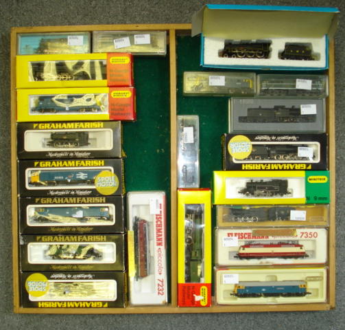 Collection of N gauge locomotives and rolling stock lot