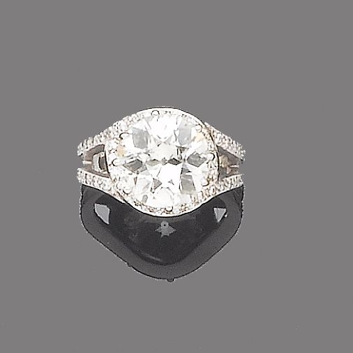 A diamond single-stone ring