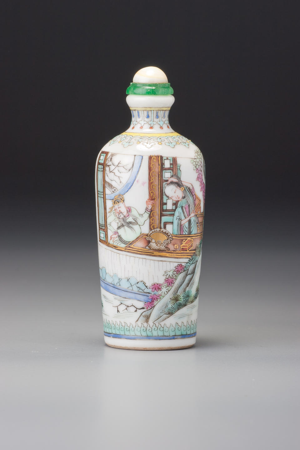 A 'famille-rose' porcelain 'figures' snuff bottle Maochun mark, Jingdezhen, 1800&#8211;1830