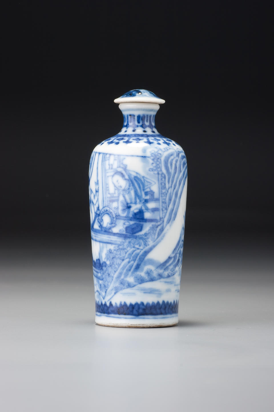 A blue and white porcelain 'figures' snuff bottle Maochun mark, Jingdezhen, 1800&#8211;1830