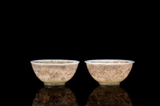 A pair of gilt-decorated glass 'dragon' bowls Guangxu