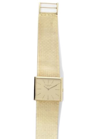 Patek Philippe. An 18ct gold manual wind bracelet watchRef. 3549
