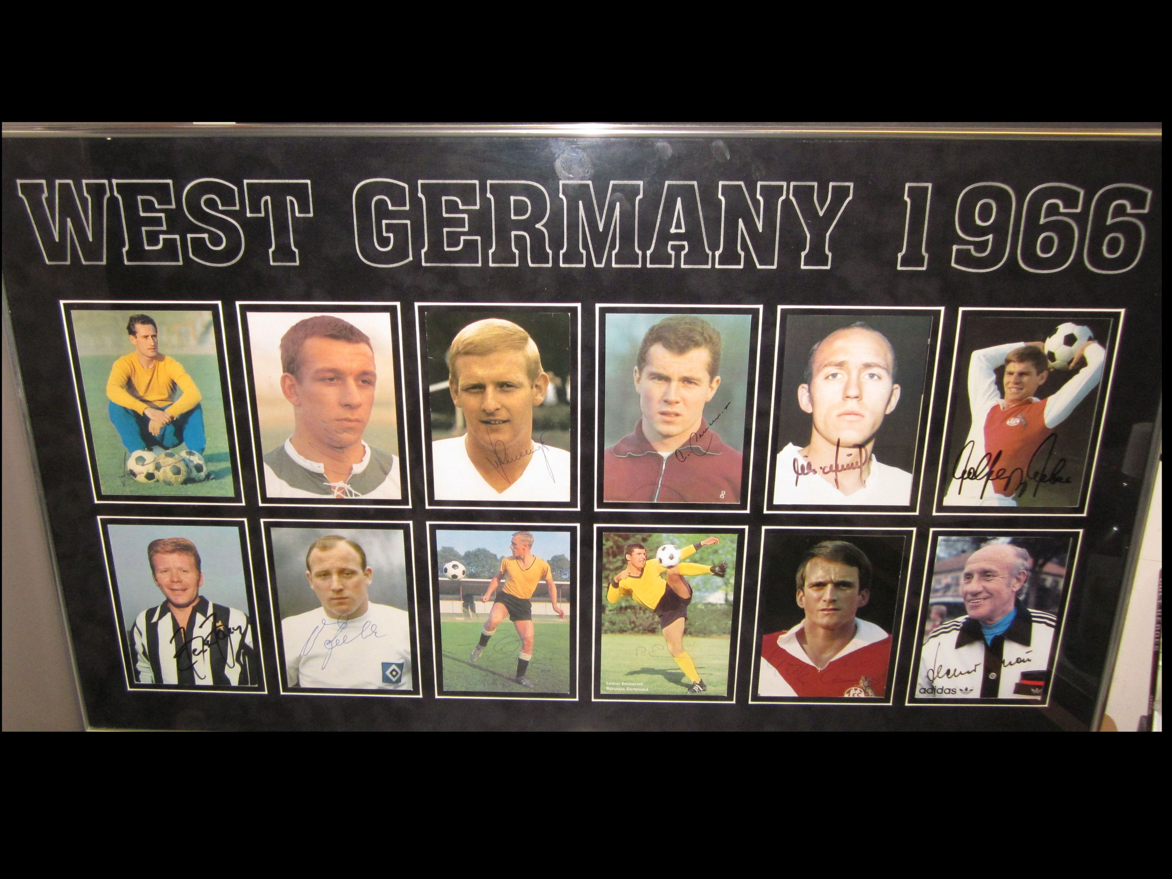 1966 World Cup final German team hand signed montage Auktionen