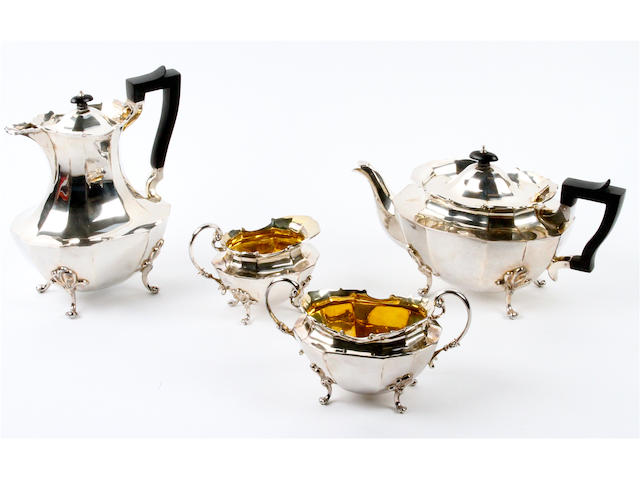 An Edward VII silver four piece tea service Sibray, Hall & Co, London, 1905,