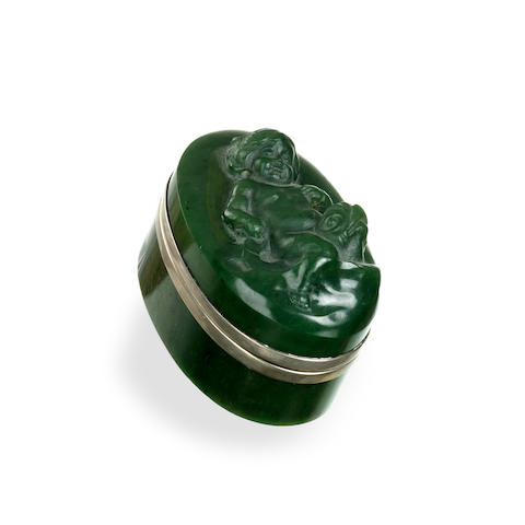 An early 20th century nephrite and silver mounted trinket box