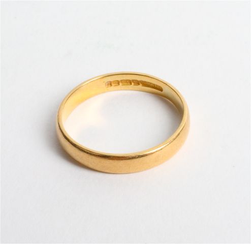 Gold wedding 22ct 1950s carat traditional ring band size shape profile Bonhams : A 22 carat gold wedding ring