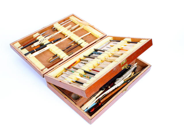 A large quantity of fountain pens and knibs.