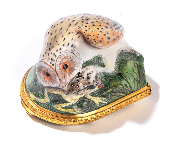 A fine Birmingham or South Staffordshire enamel bonbonnière, circa 1760