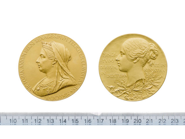 Victoria, Diamond Jubilee 1897, gold issue, 56mm diam., Bust 1., crowned, veiled and draped. VICTORIA ANNVM REGNI SAXAGESIMVM FELICITER CLAVDIT XX IVN. MDCCCXCVII.