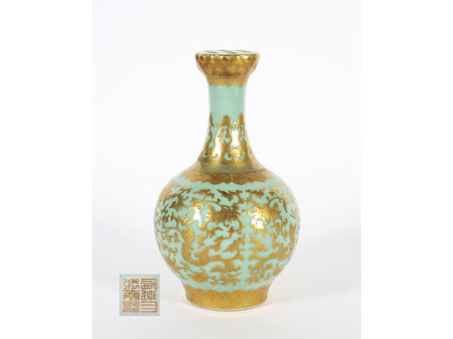 A Chinese celadon glazed garlic head vase