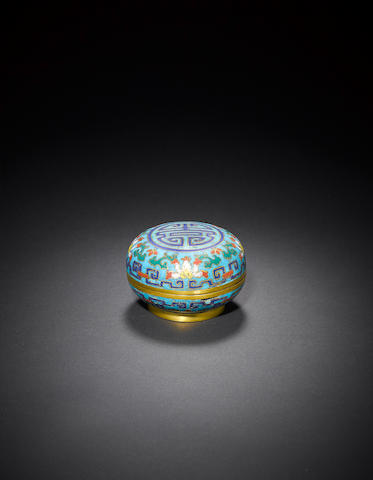 A cloisonn&#233;-enamelled and gilt-bronze 'shou' box and cover Qing dynasty