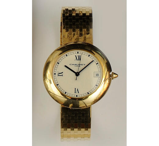 Chaumet: An 18ct gold automatic calendar bracelet wristwatch