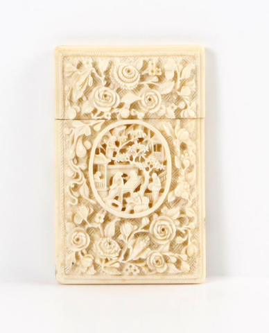 A Cantonese ivory card case, 19th century