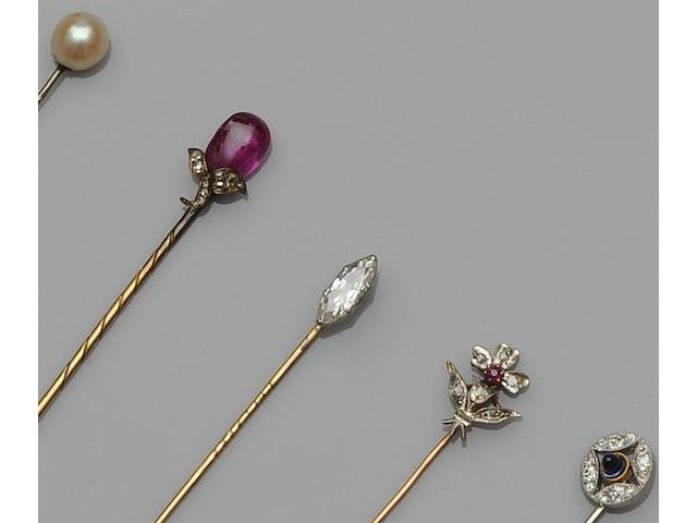 Cartier: A sapphire and diamond stick pin (5)