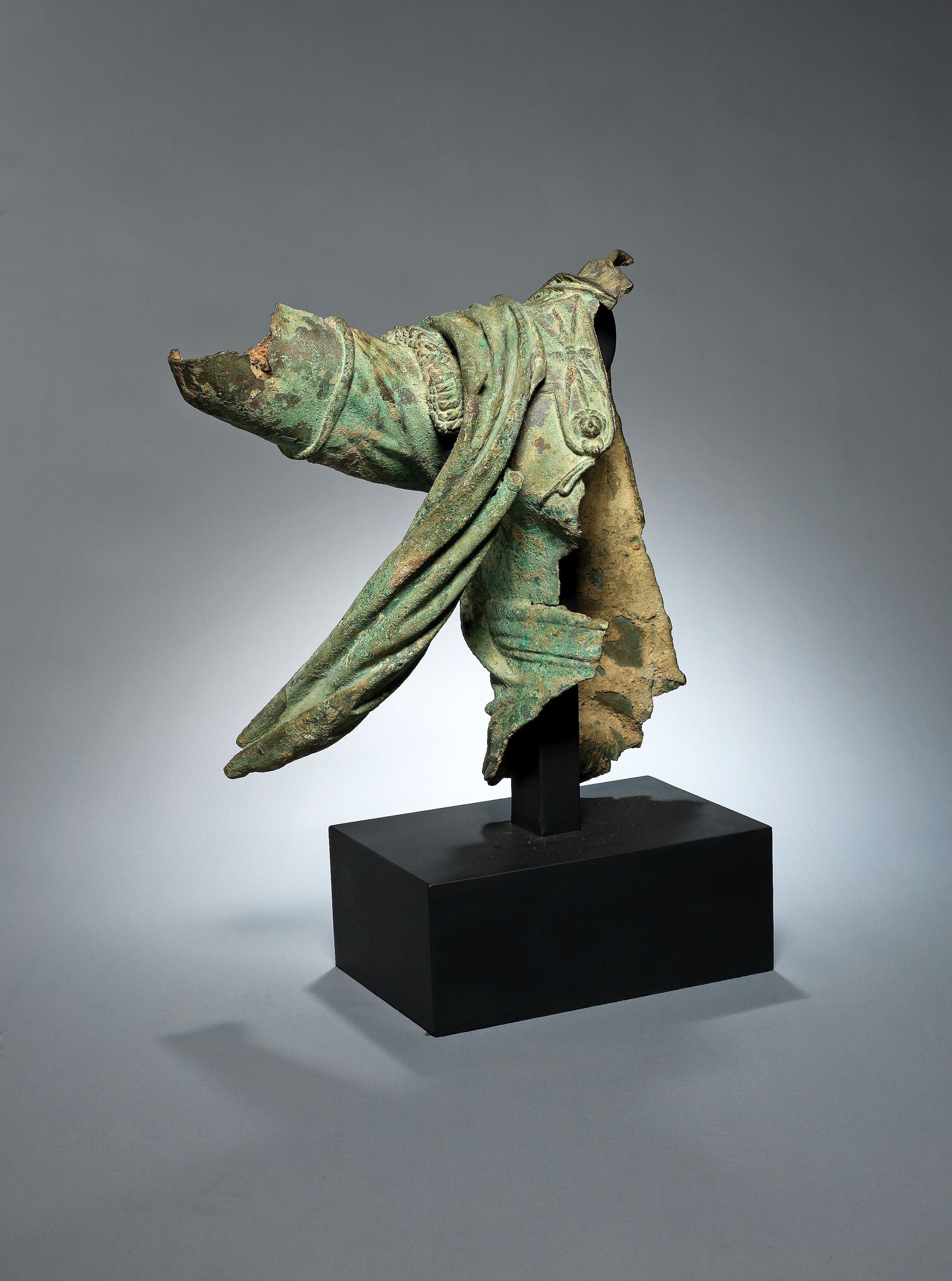 A Hellenistic bronze statue fragment