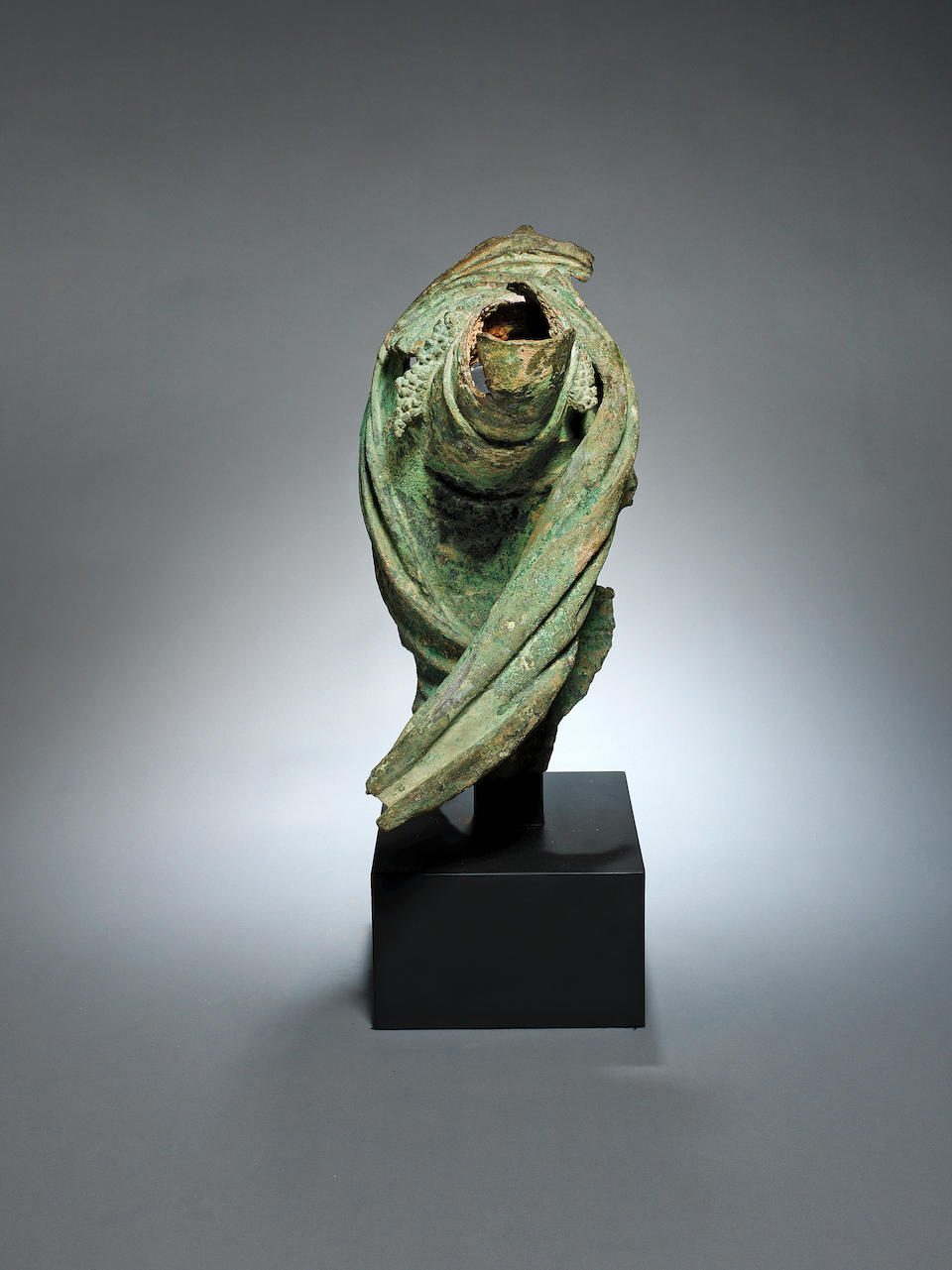 A Hellenistic bronze statue fragment