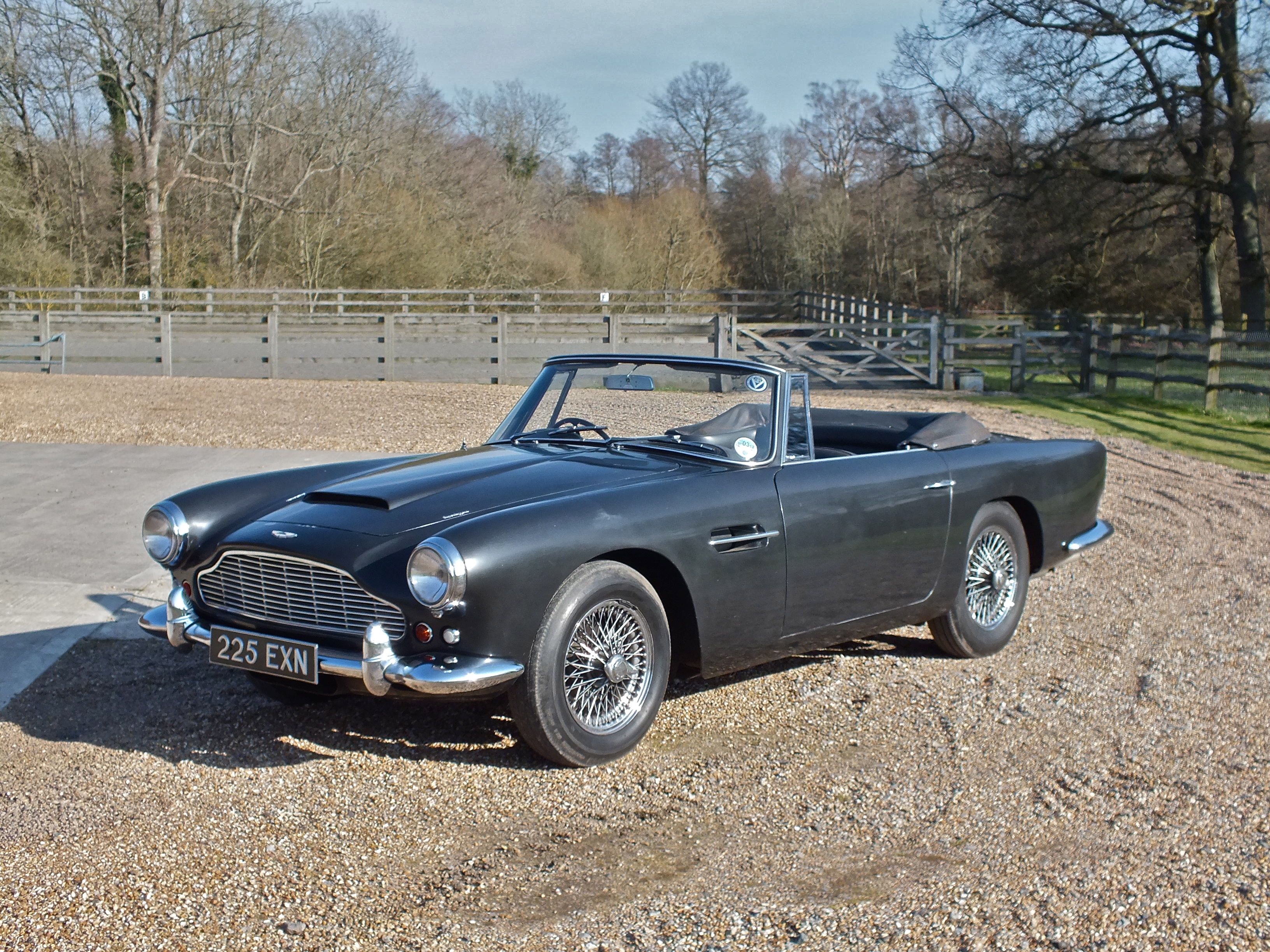 Aston Martin DB2 DHC Graber fermée (Matrix) 1/43e Aston Martin DB2 DHC Graber fermée (Matrix) 1/43e